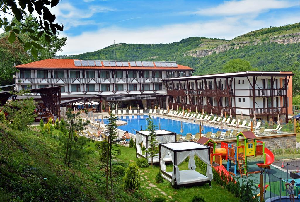 Park Hotel Asenevtsi Veliko Tărnovo Esterno foto